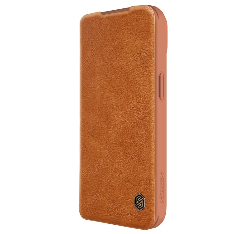 NILLKIN Qin Pro Series для iPhone 15 Plus Slide Camera Lid PU Leather Phone Case Protective Cover with Card Slot - Brown