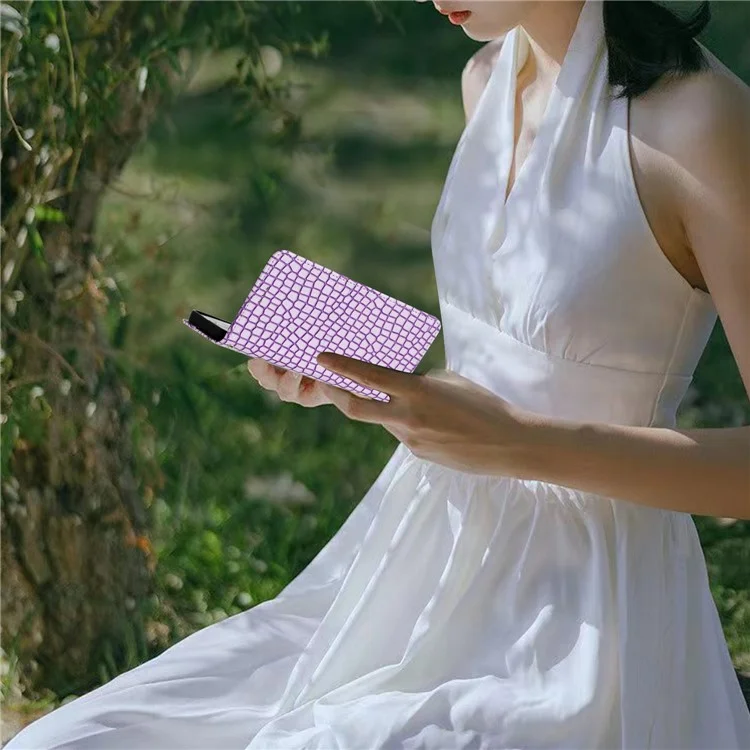 Para Samsung Galaxy S23 FE Funda con Tapa de Cuero PU con Textura de Cocodrilo, Soporte para teléfono con Correa - Púrpura