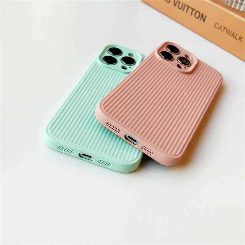 Para iPhone 14 Pro Max Anti-Stripes Back Phone Case Soft TPU Shockproof Protective Cover - Dark Purple