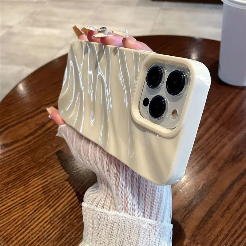 Eenvoudig Ontwerp Golfpatroon Dunne Hoesje voor iPhone 15 Beschermend Zachte TPU Telefoonhoes - Beige