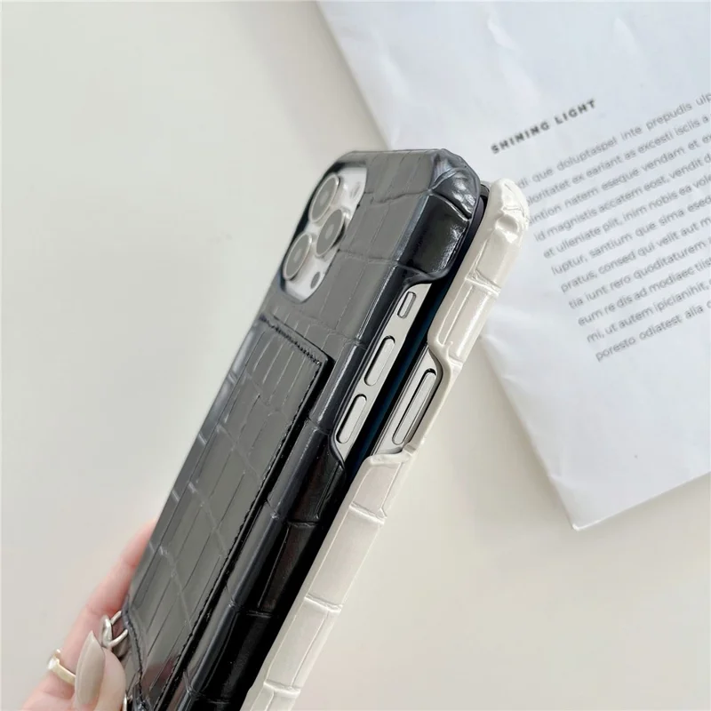 Para iPhone 15 Plus Protective Case Crocodile Textured PU+PC 2 Card Slots Phone Cover Anti-Scratch Phone Shell with Strap - Black