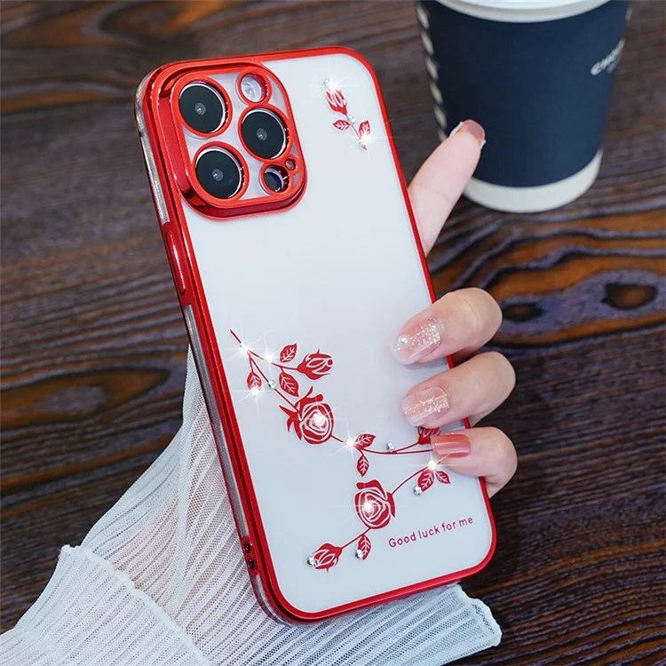 KADEM Para iPhone 15 Pro Decoración de Diamantes de Imitación Electrochapado Estuche Patrón Floral a Prueba de Caídas Cubierta de Teléfono TPU - Rojo