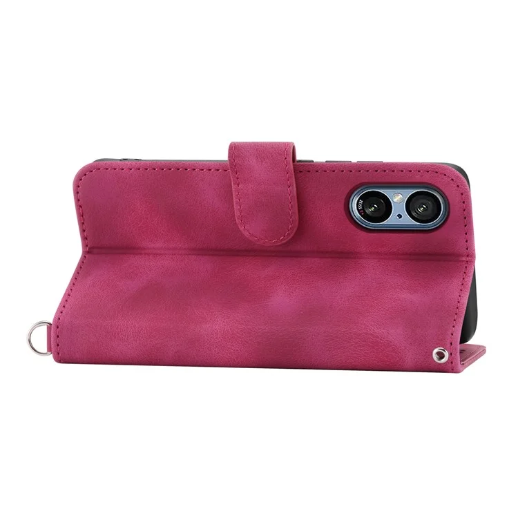 Para el estuche Sony Xperia 5 V Funda de teléfono de cuero con impresión anti-caída y correa de mano + correa de hombro - Rojo vino