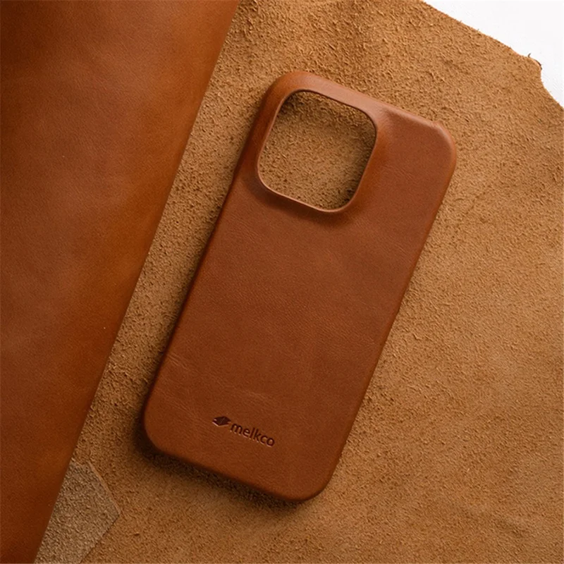 MELKCO Para iPhone 15 Pro Max Estuche de Cuero Genuino Vacuno Encerado + Cubierta de Teléfono Incompleta de PC - Marrón