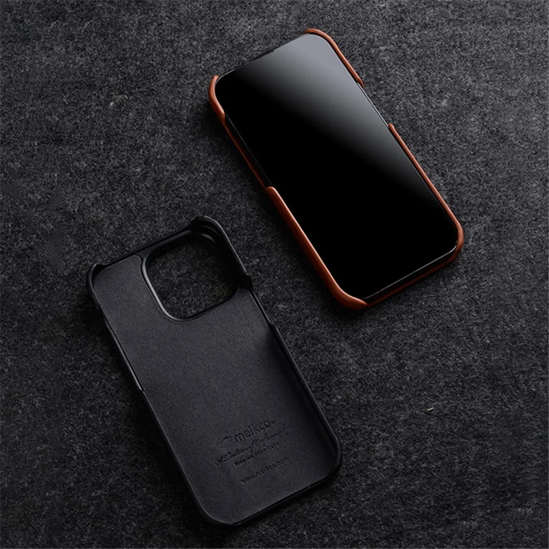 MELKCO Para iPhone 15 Pro Max Estuche de Cuero Genuino Vacuno Encerado + Cubierta de Teléfono Incompleta de PC - Marrón