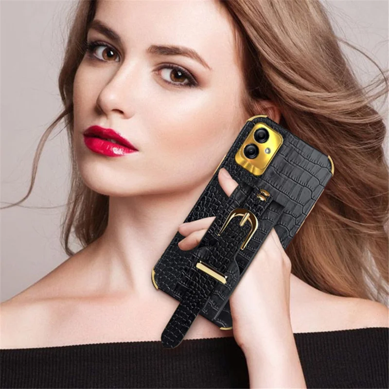 For Samsung Galaxy A04 4G (164.4 x 76.3 x 9.1 mm) Case Wristband Kickstand PU Leather+TPU Cover - White