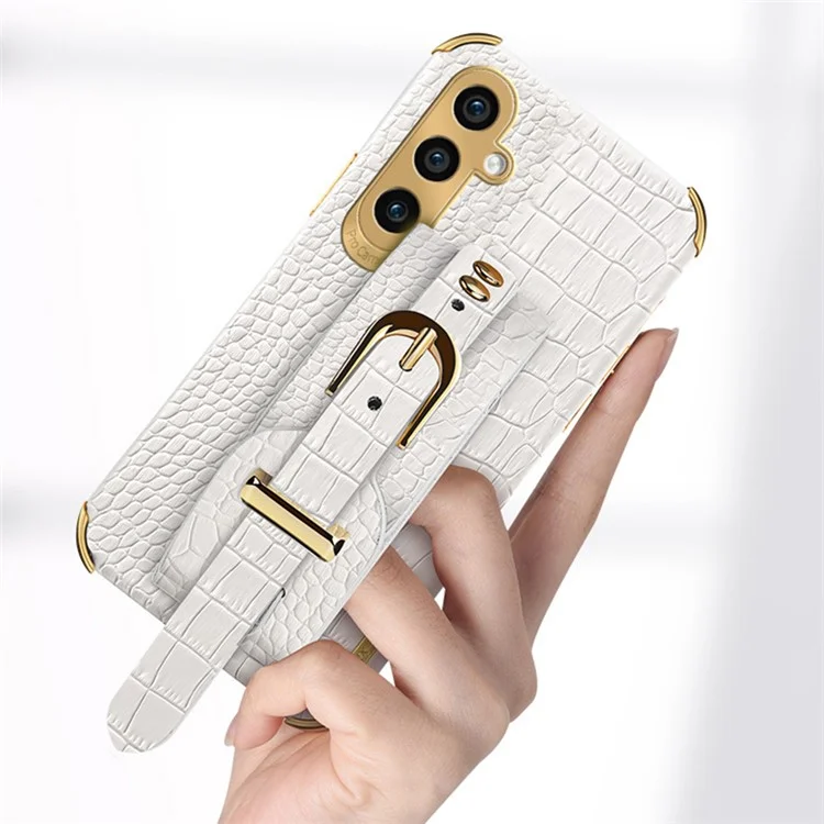 Чехол для Samsung Galaxy S23 FE с ремешком, из PU-кожи и TPU с 6D-металлизацией - белый