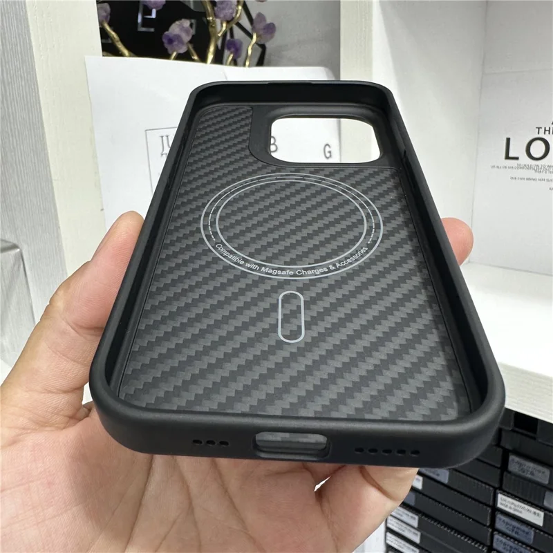 Coque pour iPhone 15 Pro Anti-Drop Slim Aramid Fiber Phone Cover Compatible avec MagSafe, Noir