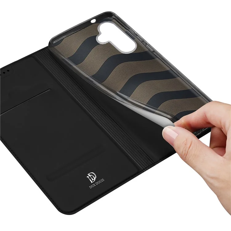 Dux Ducis Skin Pro Series Pour Samsung Galaxy S24 Holders de Cartes de Cartes PU Couverture de Téléphone en Cuir - Noir