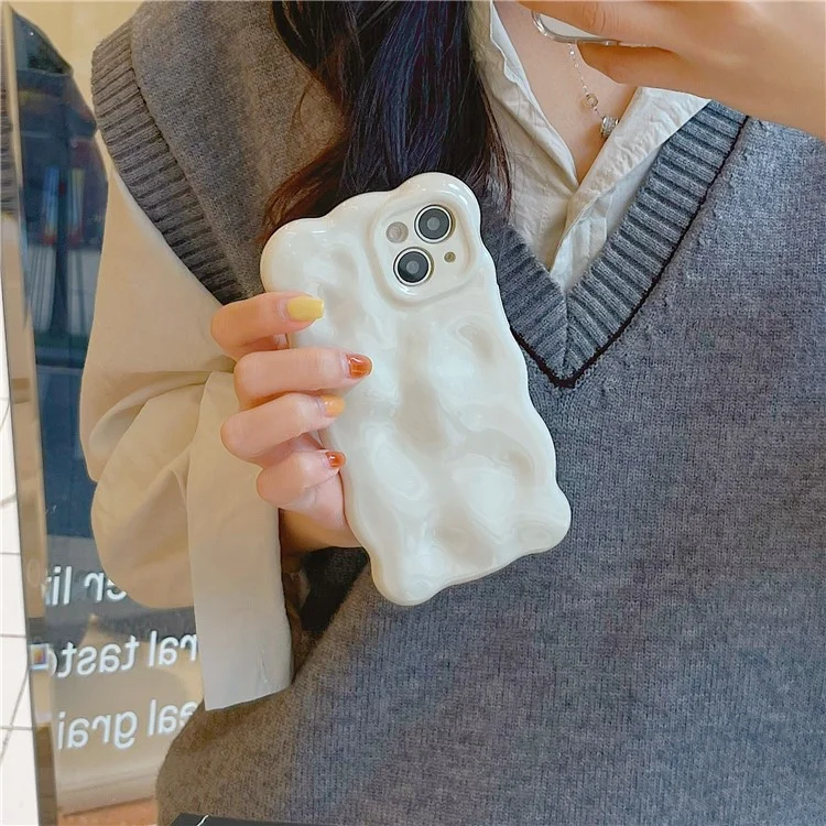 Per iPhone 14 TPU Case Wavy Edge Solid Color Protective Phone Cover - Crema Bianco