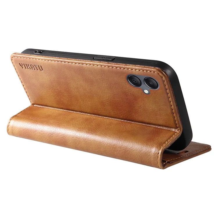 YIKATU YK-006 Para Samsung Galaxy A05 4G Caso Carteira de Couro com Fecho Magnético - Marrom