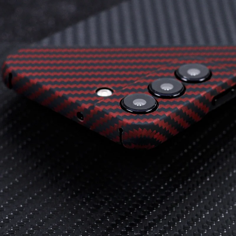 For Samsung Galaxy S23 Case Aramid Fiber 1500D Coarse Texture Color Splicing Precise Lens Cutout Anti-scratch Cover - Red+Black