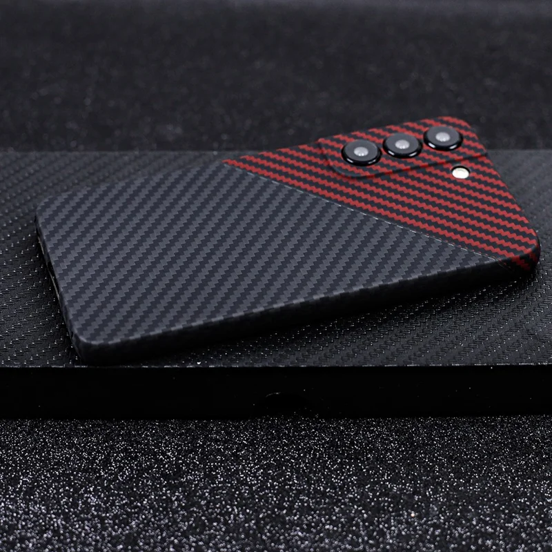 For Samsung Galaxy S23 Case Aramid Fiber 1500D Coarse Texture Color Splicing Precise Lens Cutout Anti-scratch Cover - Red+Black