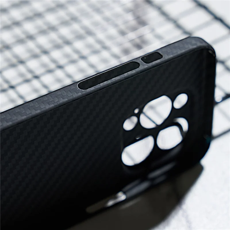 For iPhone 15 Pro Cell Phone Case Color Stripe Aramid Fiber Anti-scratch Back Cover (Precise Lens Cutout)