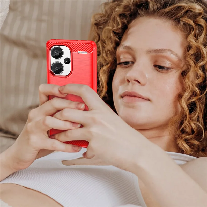 Telebeskyttelse til Xiaomi Redmi Note 13 Pro+ 5G TPU-skåle med kulfiberstruktur - Rød