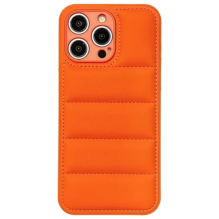 Funda para iPhone 15 Pro Caso Chaqueta de Plumón 3D PC+TPU+PU Cuero Recorte Preciso de Lente Cubierta - Naranja