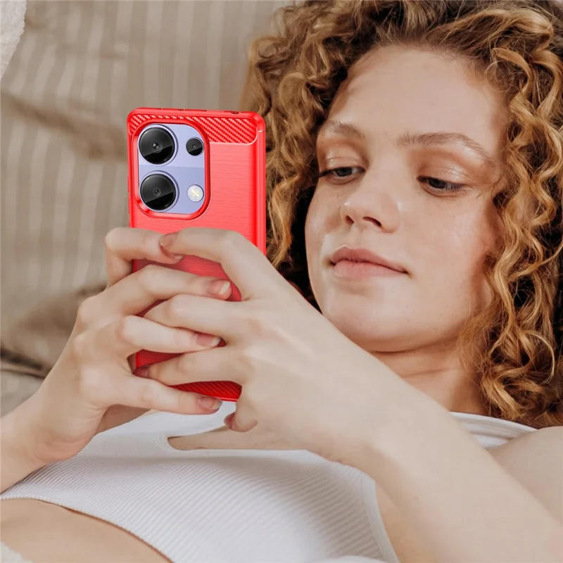 Til Xiaomi Redmi Note 13 Pro 4G / Poco M6 Pro 4G Hylse med Kulfiberstruktur i TPU - Rød