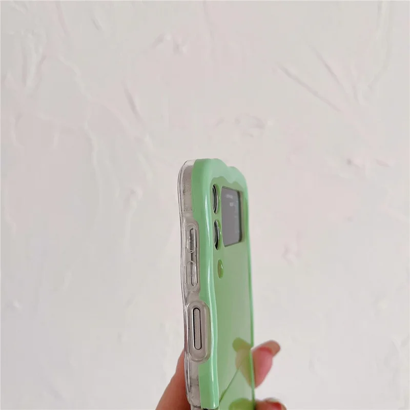 Für Samsung Galaxy Z Flip4 5G-Hülle TPU-Kontrastfarben-Handyhülle mit Herz-Anhänger-Riemen - Hellgrün+Grün