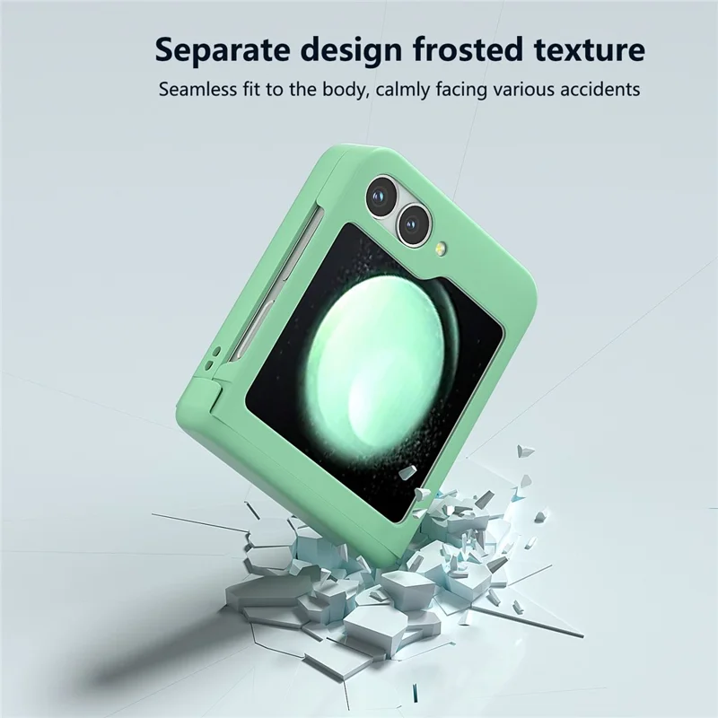 For Samsung Galaxy Z Flip7 FE 5G / Z Flip6 5G Case Skin-touch PC Phone Cover with Hinge Protection - Light Green