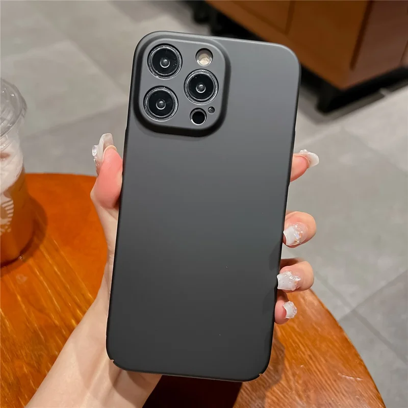 غطاء لهاتف iPhone 15 Pro مصنوع من مادة البولي كربونات بلمسة ناعمة مقاومة للخدوش - أسود