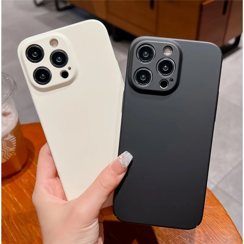 غطاء لهاتف iPhone 15 Pro مصنوع من مادة البولي كربونات بلمسة ناعمة مقاومة للخدوش - أسود