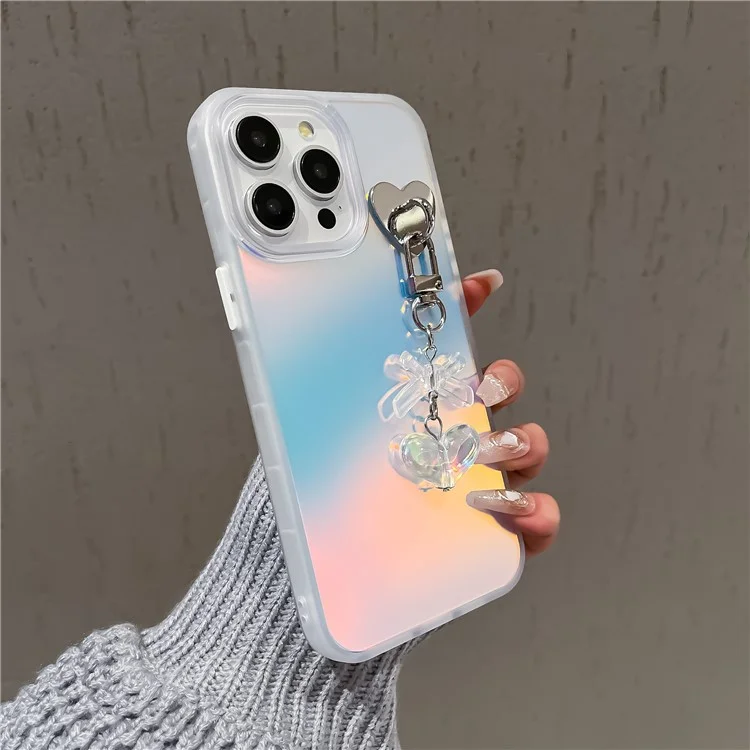 Funda para iPhone 13 Pro Efecto láser Mate PC+TPU Funda de teléfono con colgante con lazo en forma de corazón - Transparente