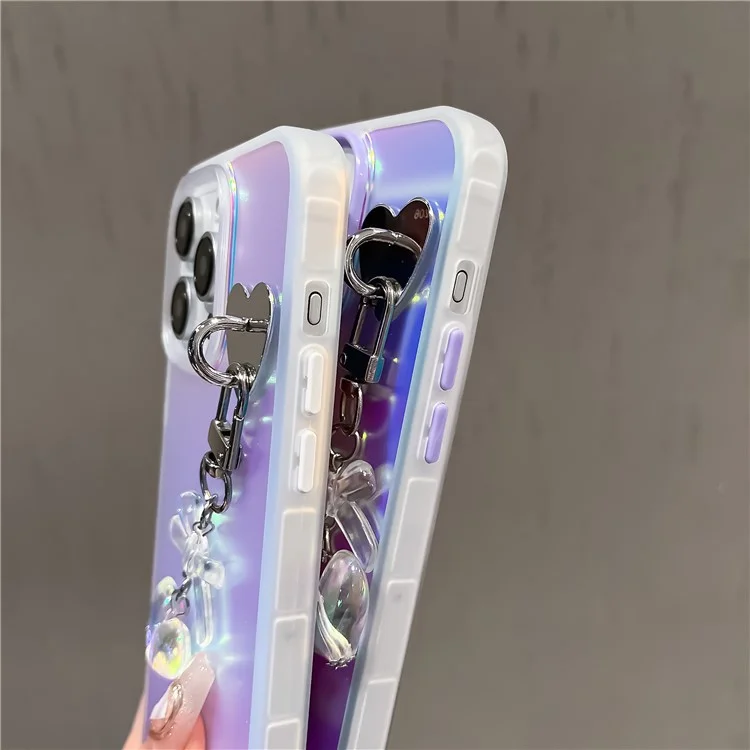 Funda Mate para iPhone 13 Pro Max con Colgante de Lazo en Forma de Corazón y Efecto Láser - Transparente