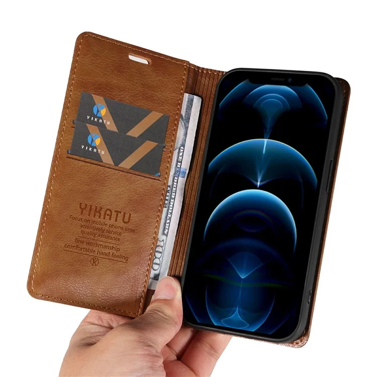 YIKATU YK-006 Capa de carteira para iPhone 13 Pro Max com fechamento magnético, capa de telefone de couro - Marrom