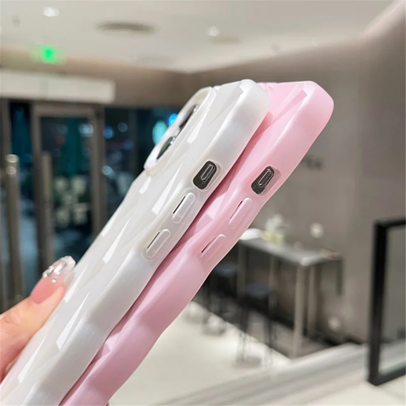 For iPhone 15 Pro Max TPU Case Rhombus Grid Skin-touch Protective Phone Cover - Pink