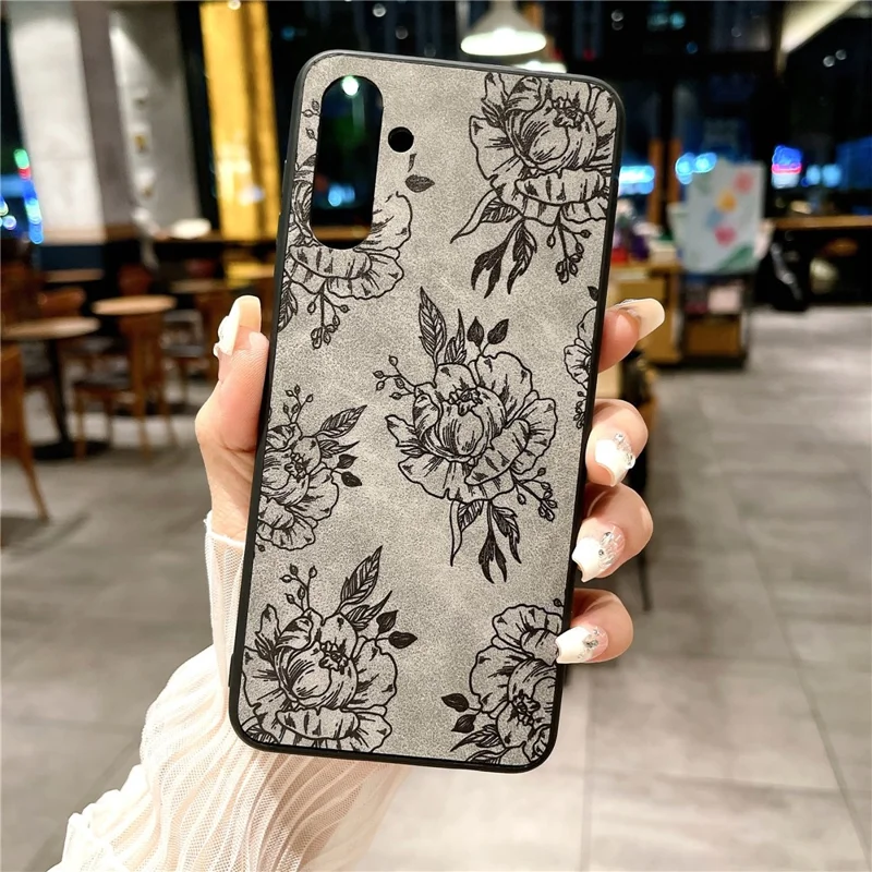 Pour Samsung Galaxy A04s 4G (164,7 x 76,7 x 9,1 Mm) / A13 5G Case de Fleurs de Fleur Couverture de Téléphone Arrière en Cuir - Gris / Rose