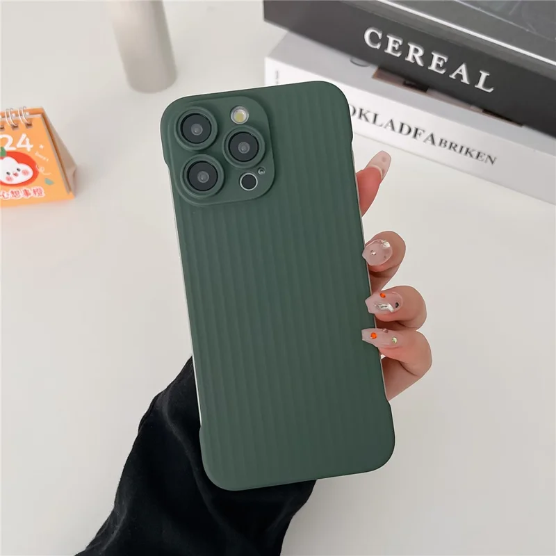 For iPhone 13 Pro 6.1 inch Case Corrugated Design Frameless Rubberized Skin-touch PC Phone Cover - Dark Green