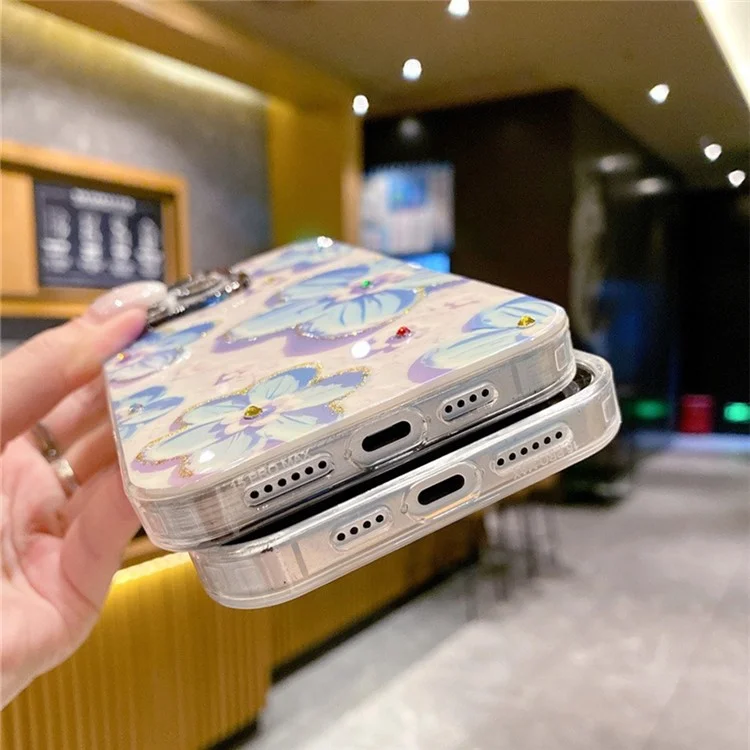 Für iPhone 15 Pro Case PC+TPU+Metall Handyhülle Rhinestone Dekor Handyhülle mit PC Linsenfilm - Weiße Blume