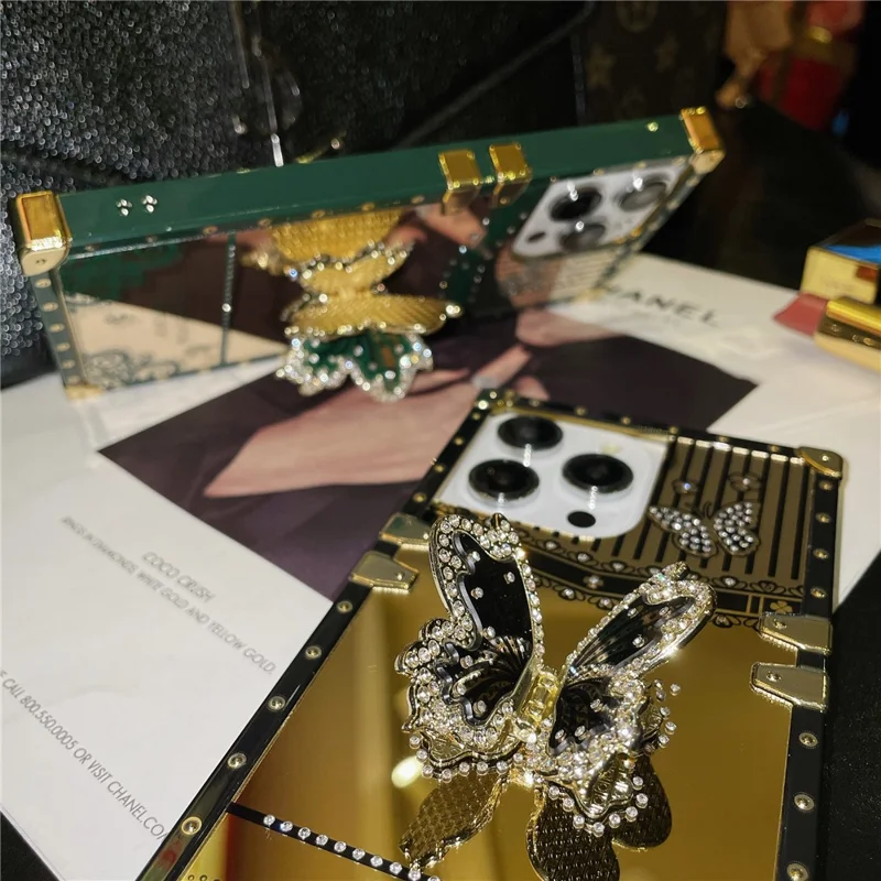 Für iPhone 15 Pro Electroplated TPU+PC Cover Phone Case mit Butterfly-Ständer - Schwarz