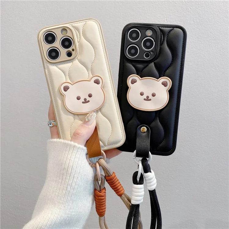Funda para iPhone 15 Pro Diseño de chaqueta acolchada con oso lindo - Blanco