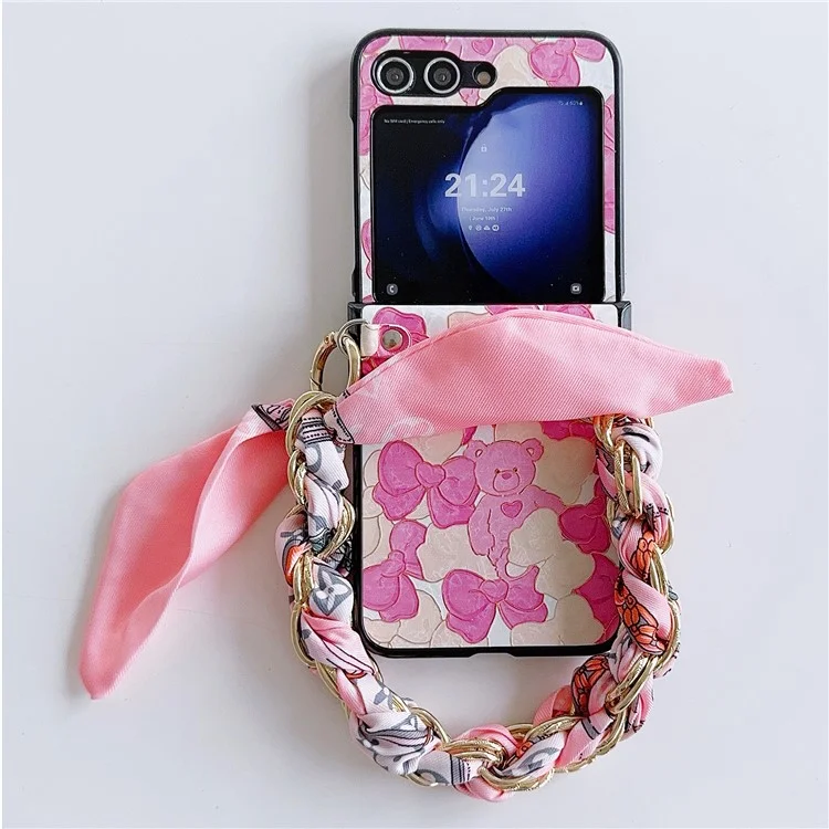 For Samsung Galaxy Z Flip5 5G Cell Phone Cases Lacquered Pattern PU Leather+PC Cover with Silk Scarf Chain - Pink Bear