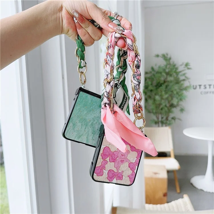 For Samsung Galaxy Z Flip5 5G Cell Phone Cases Lacquered Pattern PU Leather+PC Cover with Silk Scarf Chain - Pink Bear