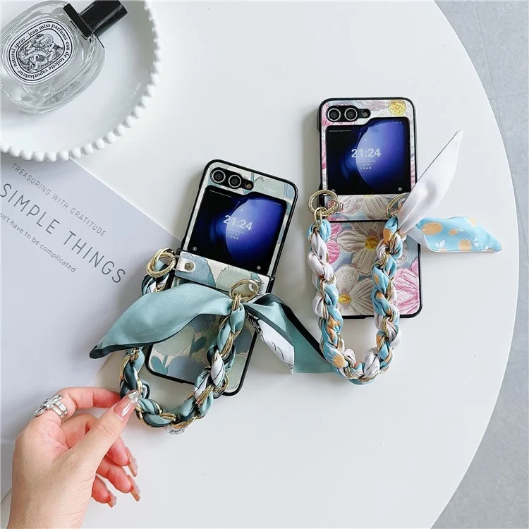 Pour Samsung Galaxy Z Flip5 5G Wholesale Case PU Cuir+PC Coque de Téléphone avec Chaîne d'Écharpe en Soie Motif Laqué Conception - Tulipe
