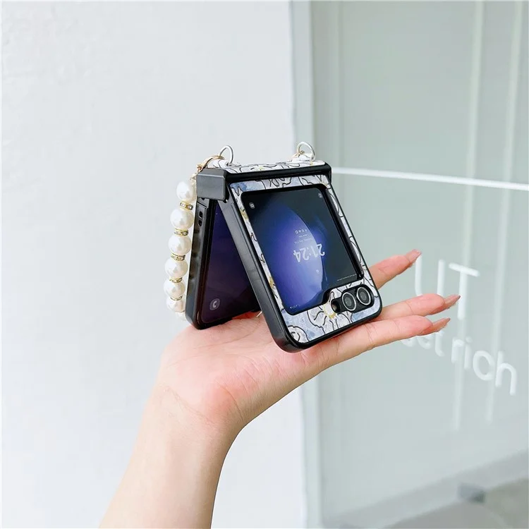 For Samsung Galaxy Z Flip5 5G Hinge Design Lacquered Flower Pattern PU Leather+PC Case with Pearl Chain - Purple Flower