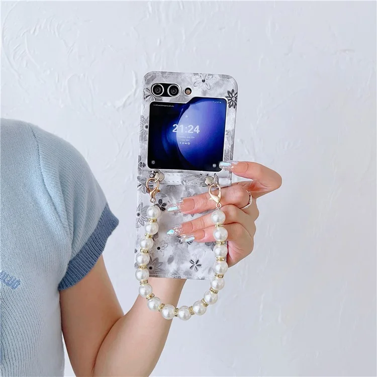 For Samsung Galaxy Z Flip5 5G Cell Phone Case Flower / Butterfly Pattern PU+PC Cover with Pearl Chain - Black Flower