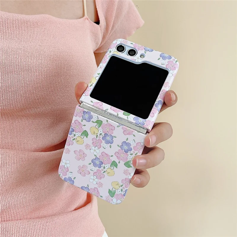 For Samsung Galaxy Z Flip5 5G Glittery Powder Phone Case PC Phone Shell with Long Strap - Colorful Flower