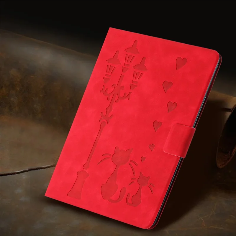 For iPad (2025) / 10.9 (2022) Case Couple Cat Imprinted Microfiber Leather Smart Tablet Cover - Red