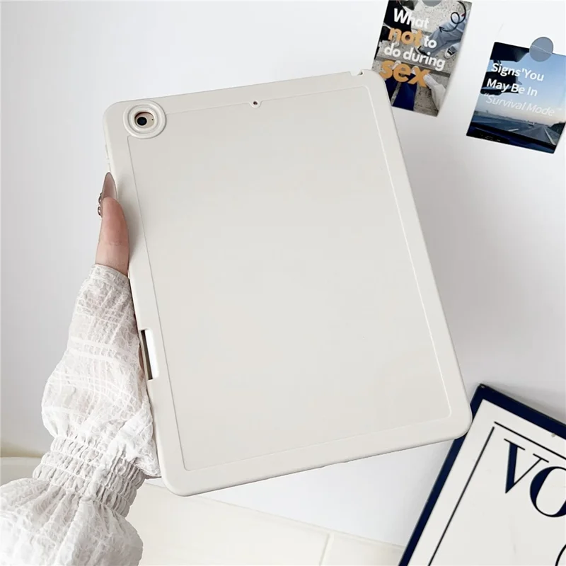 Tablet Case For iPad 9.7-inch (2018)  /  (2017)  /  Air 2 Shockproof Soft TPU Cover with Pencil Holder - White