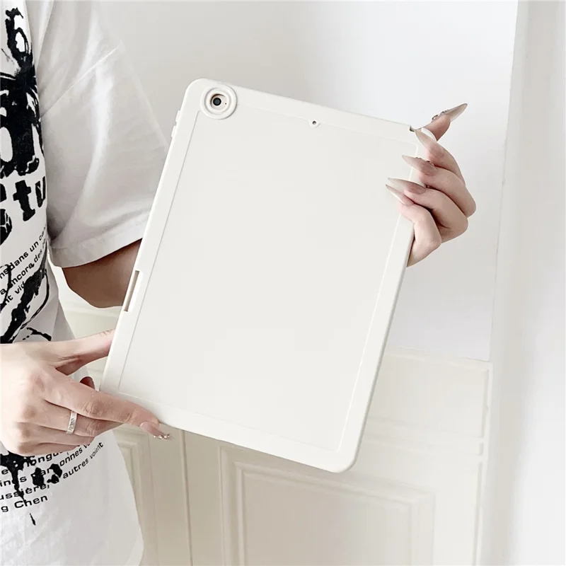Tablet Case For iPad 9.7-inch (2018)  /  (2017)  /  Air 2 Shockproof Soft TPU Cover with Pencil Holder - White