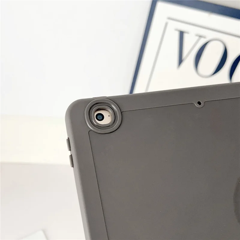 Tablet Case For iPad 9.7-inch (2018)  /  (2017)  /  Air 2 Shockproof Soft TPU Cover with Pencil Holder - White
