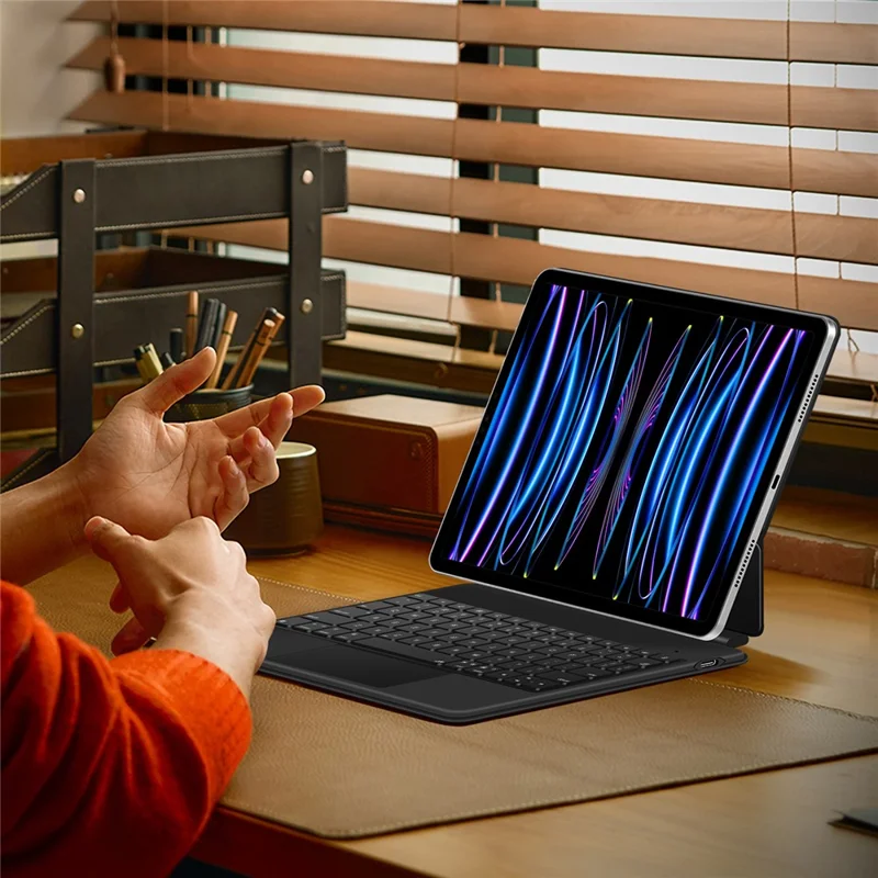 For iPad Pro 11 (2025) / (2024) Leather Case Magnetic Floating Bluetooth-compatible Keyboard with Touchpad - Black