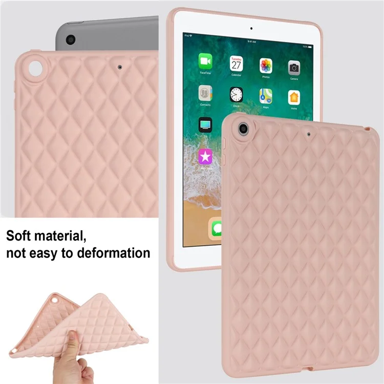 For iPad 9.7-inch (2017) / (2018) Back Cover Soft TPU Rhombus Pattern Tablet Case - Pink