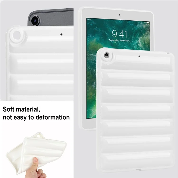Para iPad 9.7-polegadas (2017) / (2018) / iPad 5 / 6 Tablet Case Candy Color Down Jacket Texture TPU Cover - Branco