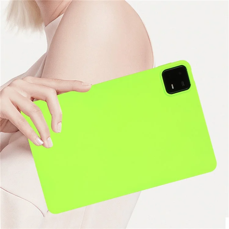 For Xiaomi Pad 6 / Pad 6 Pro Case Four Corners Airbag Skin-Touch TPU Tablet Cover - Fluorescent Green