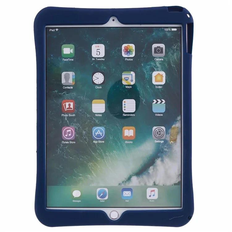 For iPad 10.2 (2021) / (2019) / (2020) / iPad Air 10.5 inch (2019) Silicone Case Astronaut Design Kickstand Tablet Cover with Strap