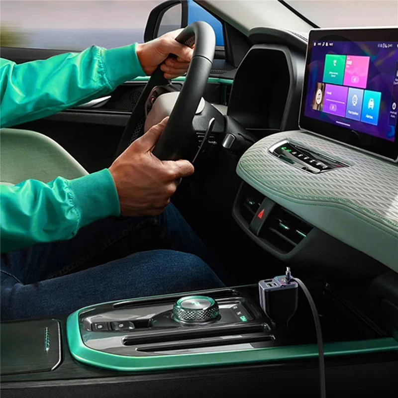 GC15 Monitor de Voltaje en Tiempo Real Cargador de Coche con Carga Rápida y Dobles Cables Retráctiles Tipo C